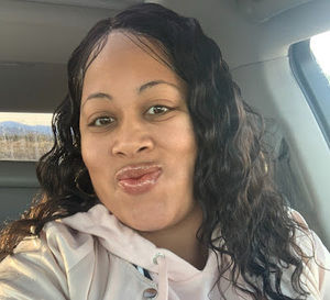 Meet your Posher, Mia